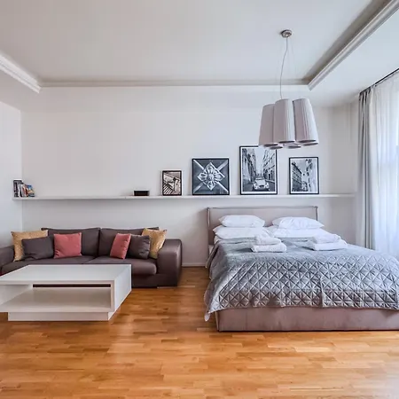 شقة Unique Old Town At Palace Dlouha *